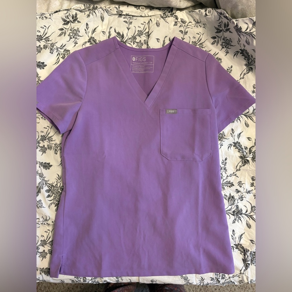 Figs Women’s Scrubs/Scrub Set